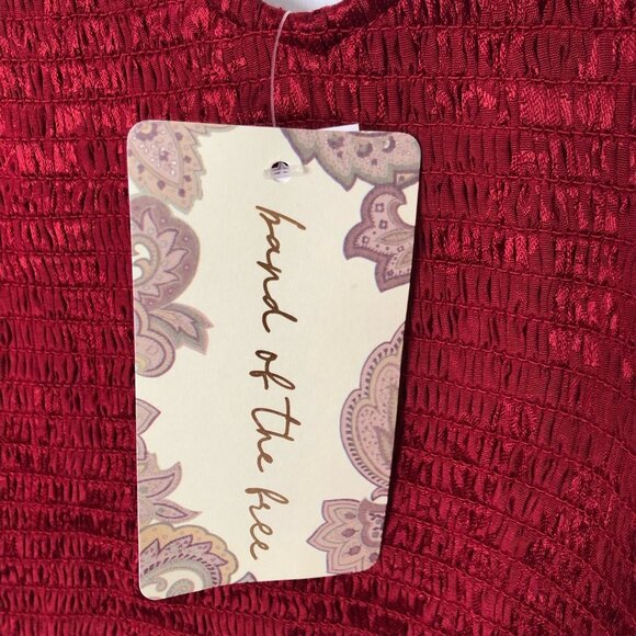 Band Of The Free Smocked Textured Red Blouse Puff Sleeves Ruffle Hem Size Medium - Picture 3 of 7
